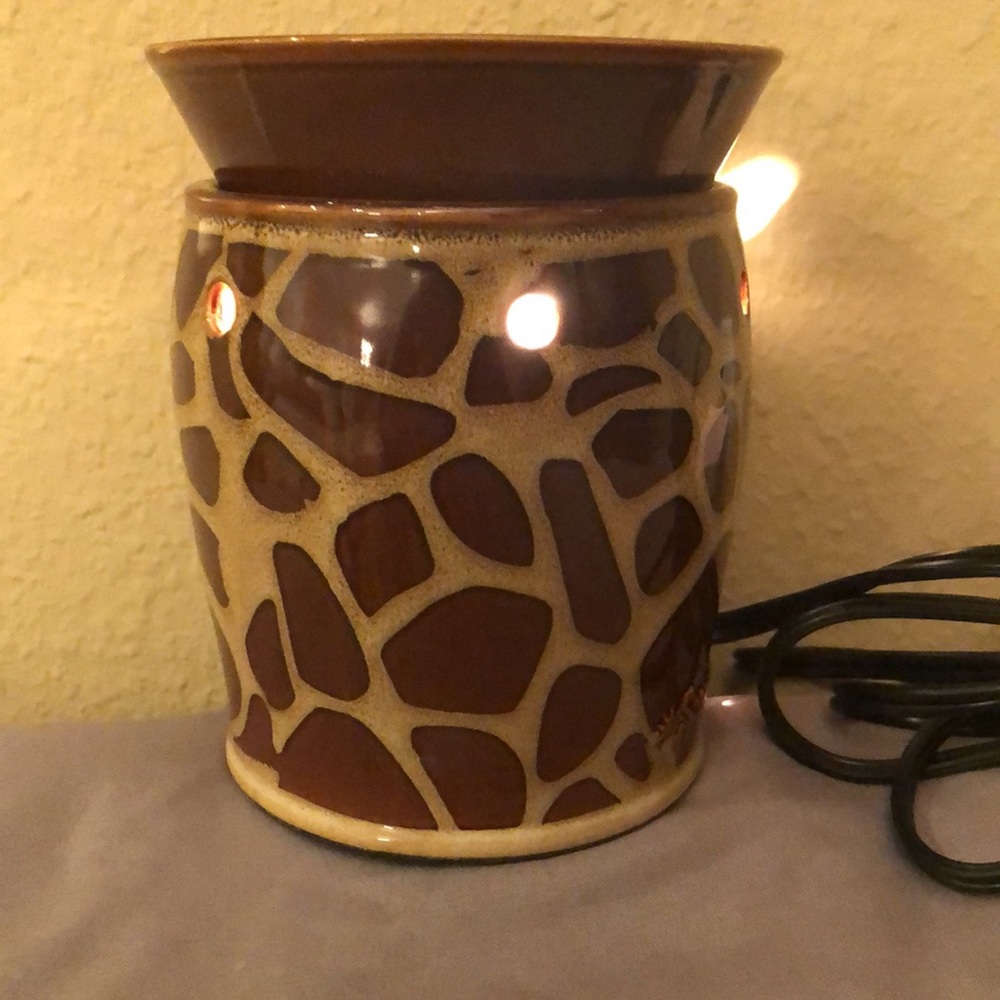 EUC Scentsy Deluxe Giraffe Warmer 🦒 - Picture 7 of 8